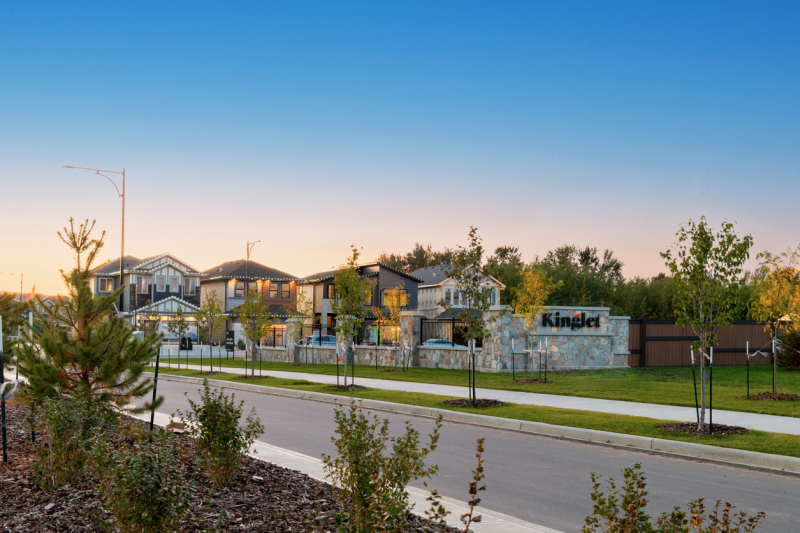 Kinglet Entry Feature Park